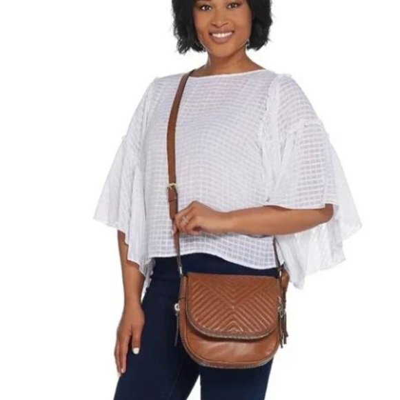 Vince Camuto Handbags - Vince Camuto Quilted Leather Crossbody Bag